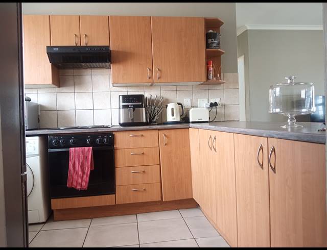 2 BEDROOM APARTMENT FOR SALE IN VAN DYK PARK
